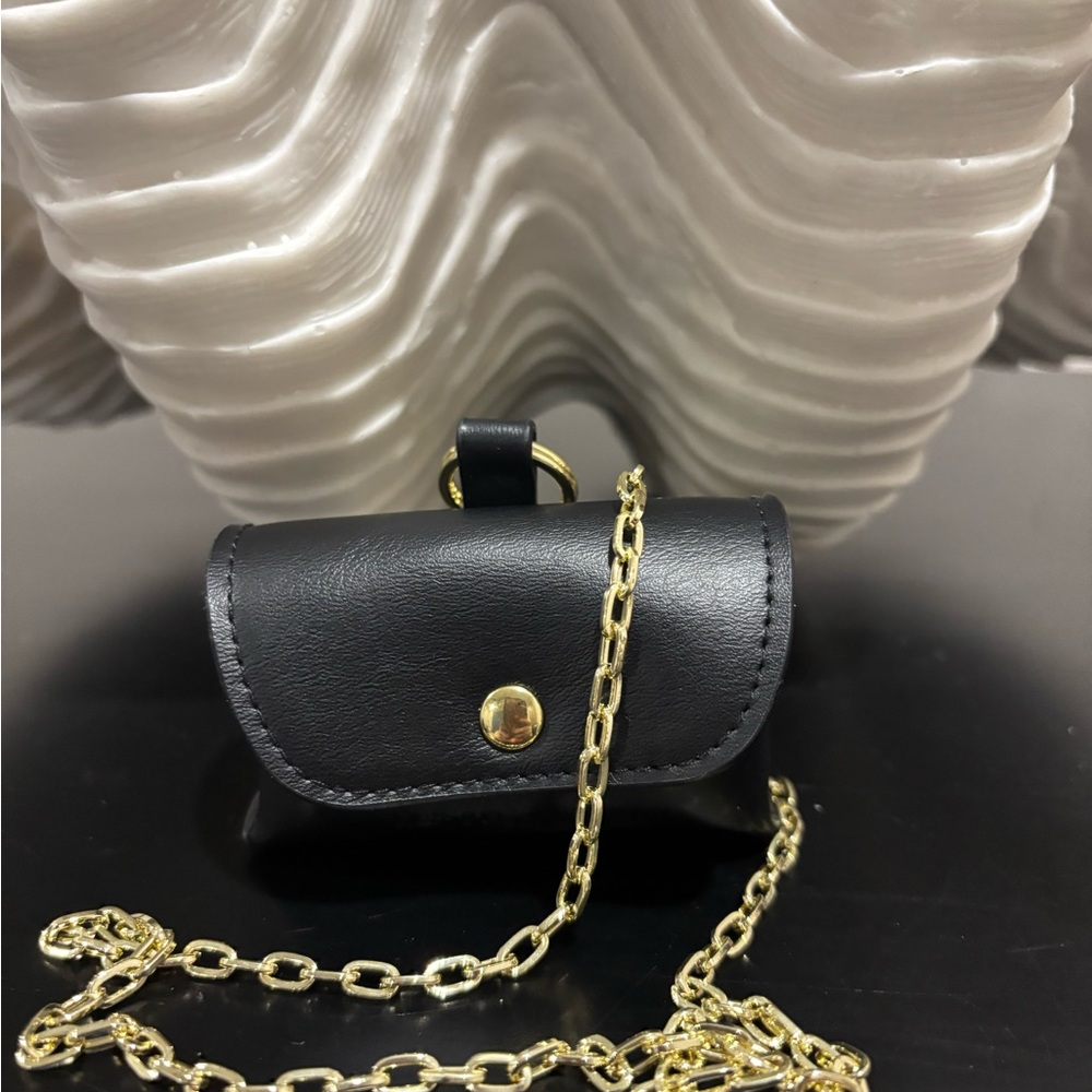 Black Cross Body With Gold Chain Pocketbac Holder